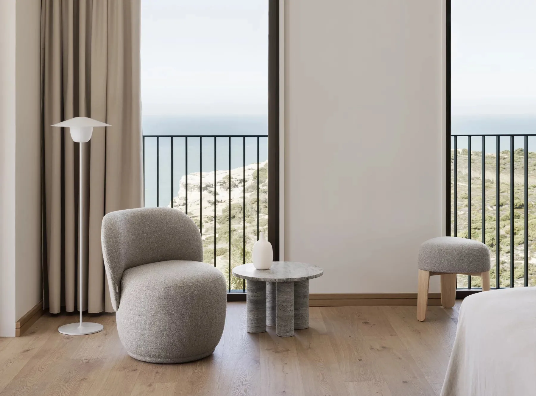 Volos bijzettafel S Ø52 cm, Silver Travertine blomus