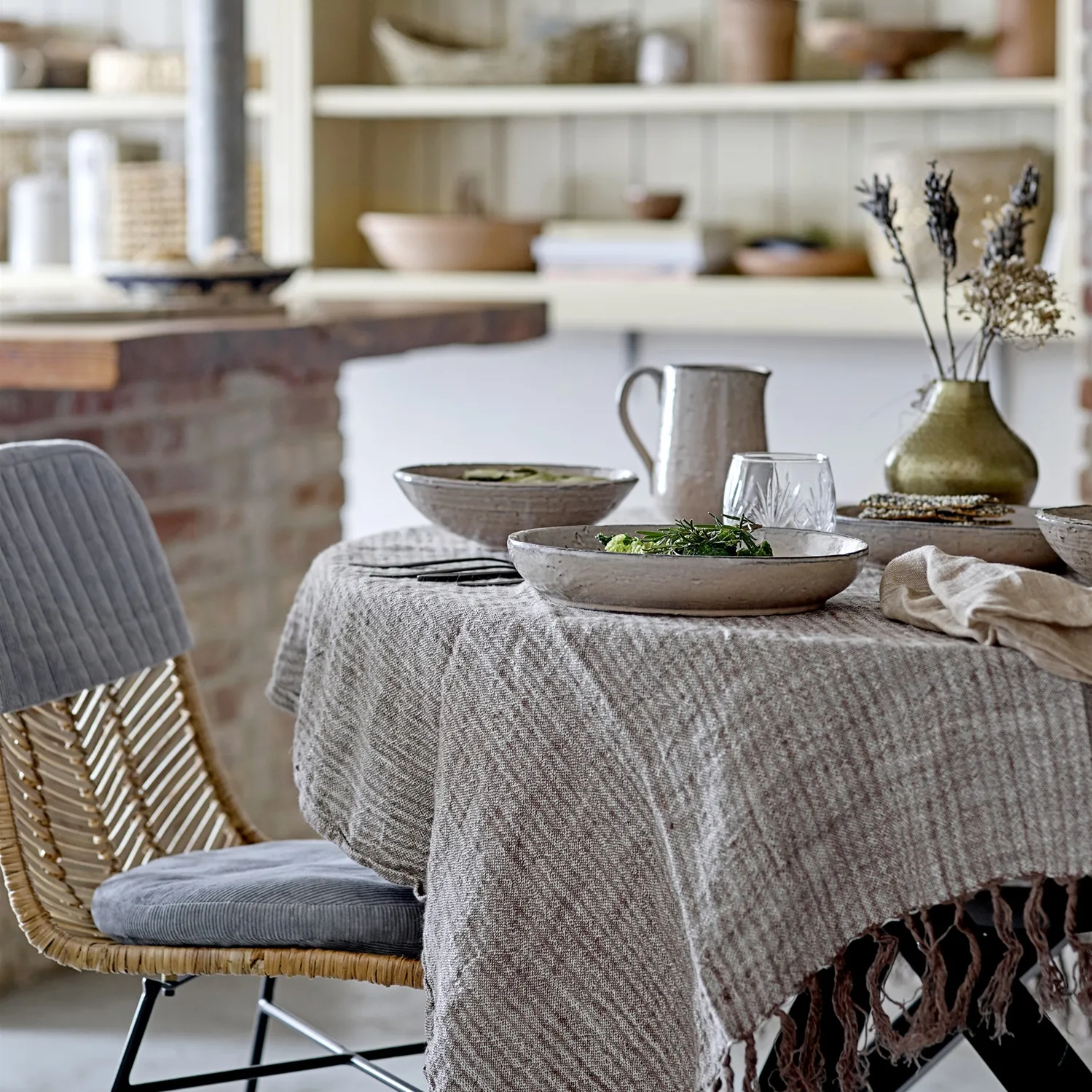 Alia bord aardewerk roze, 27 cm Bloomingville