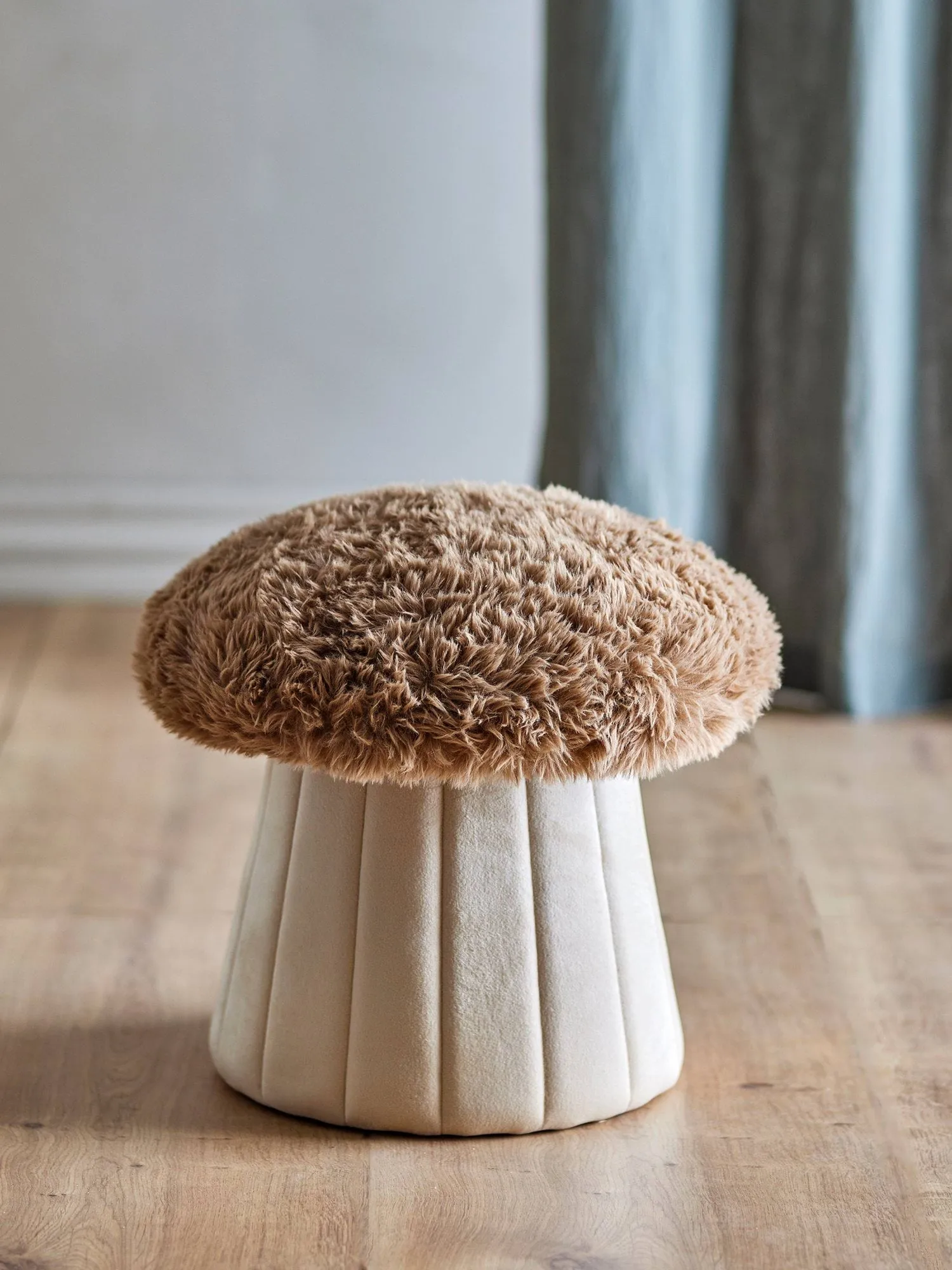 Bertil zitpoef Ø37 cm, Spons, bruin Bloomingville
