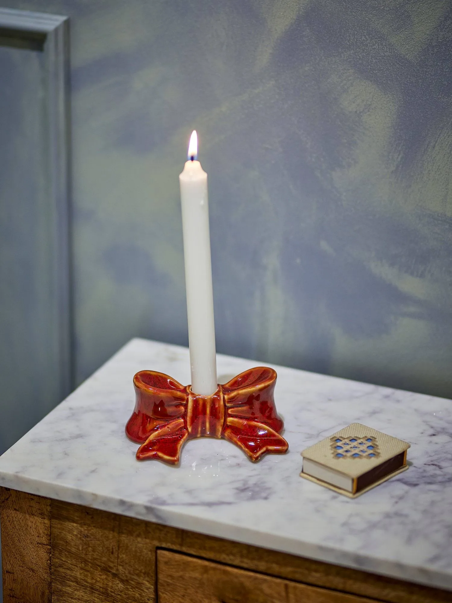 Bow kandelaar, Rood, 11,5 cm Bloomingville