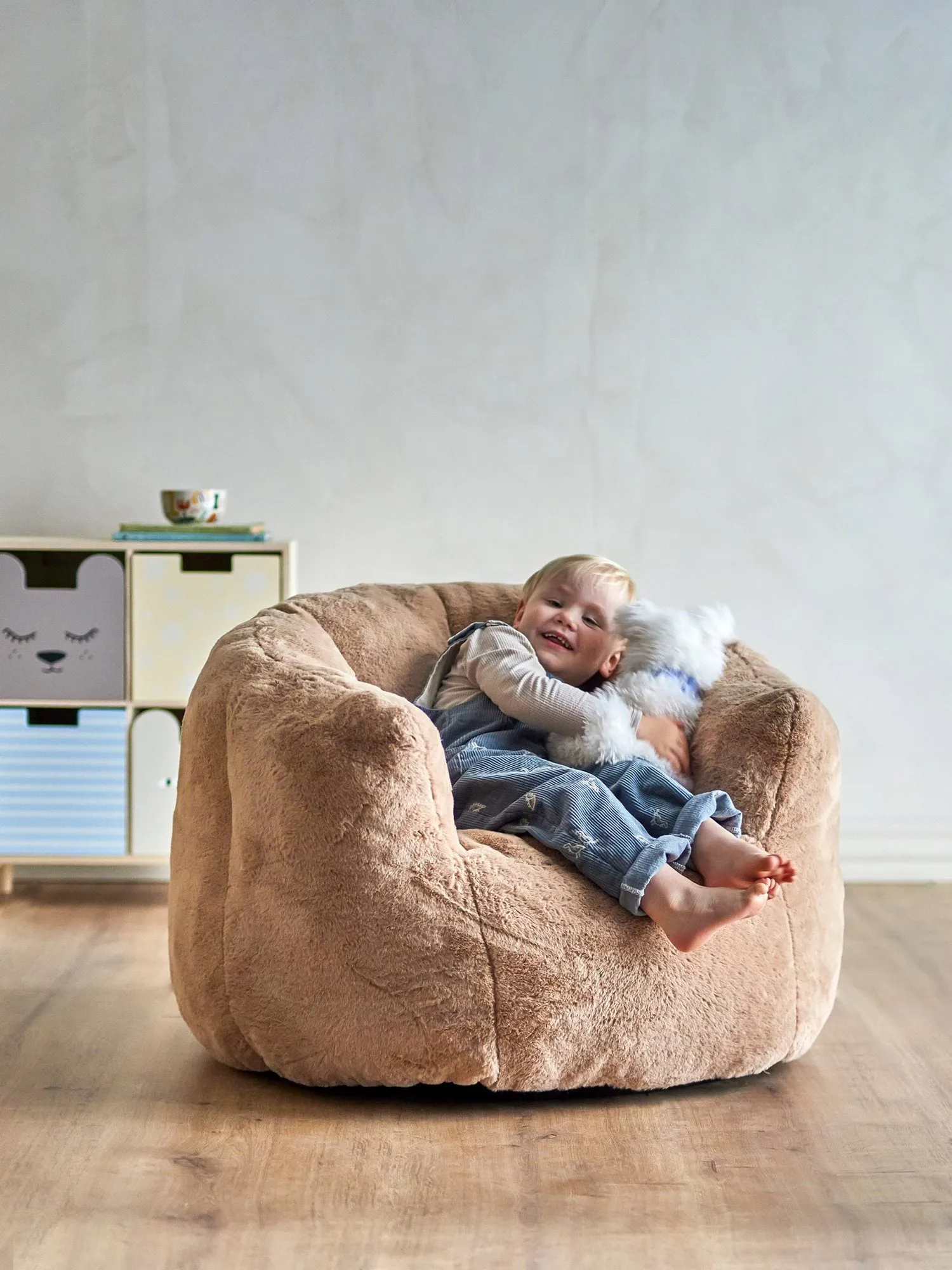 Kari fauteuil, Bruin Bloomingville