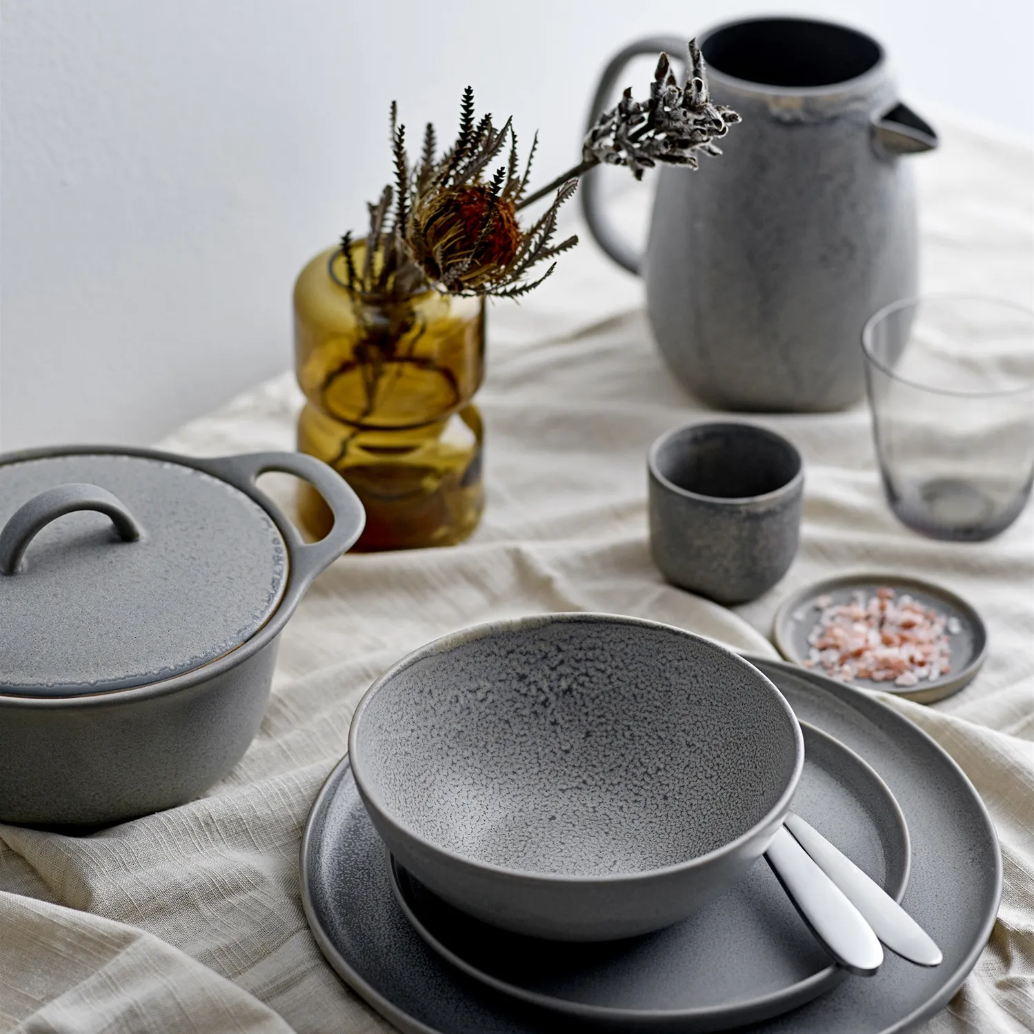 Kendra botervloot aardewerk, Grijs Bloomingville