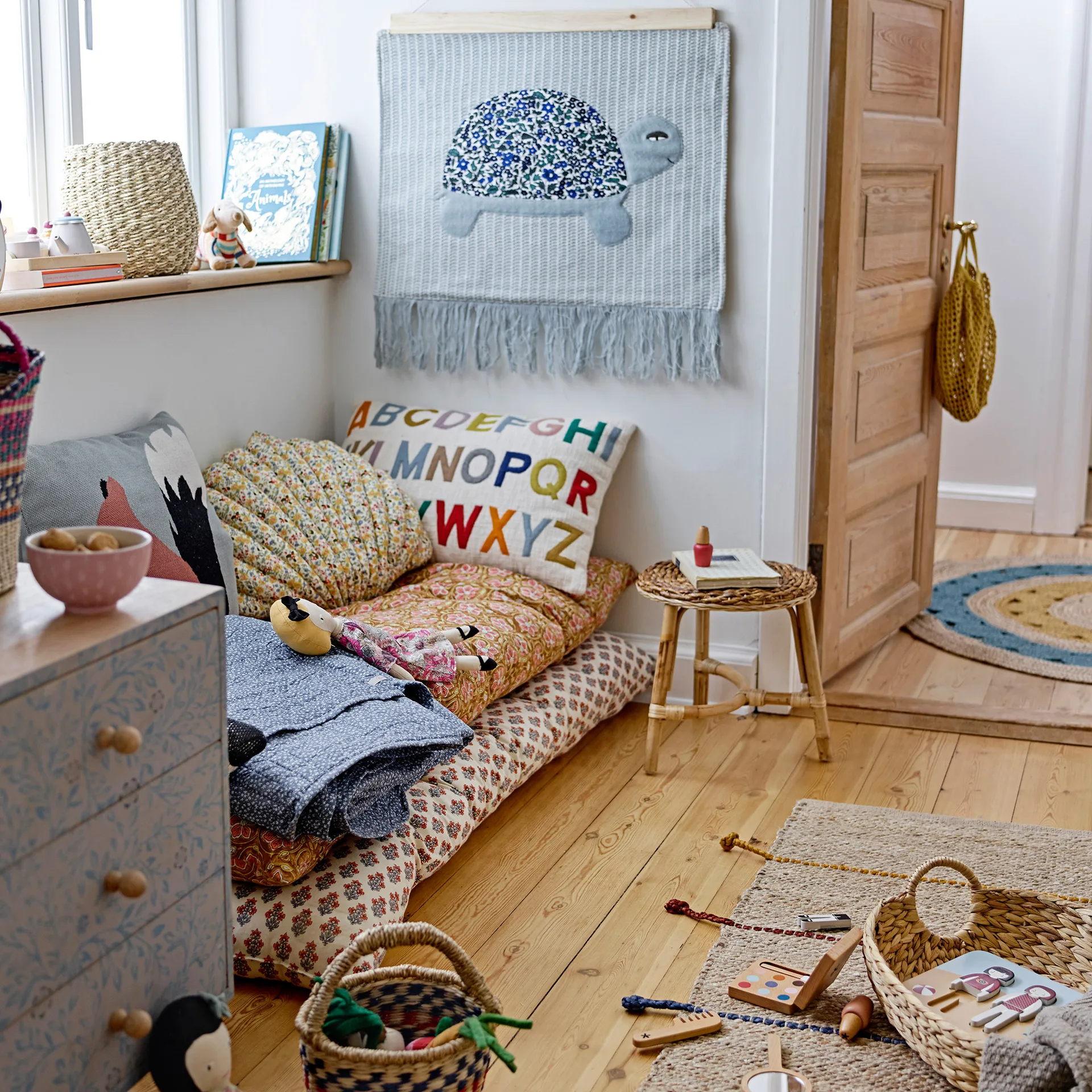 Lexi kussen alfabet 40x60 cm, White-multi Bloomingville