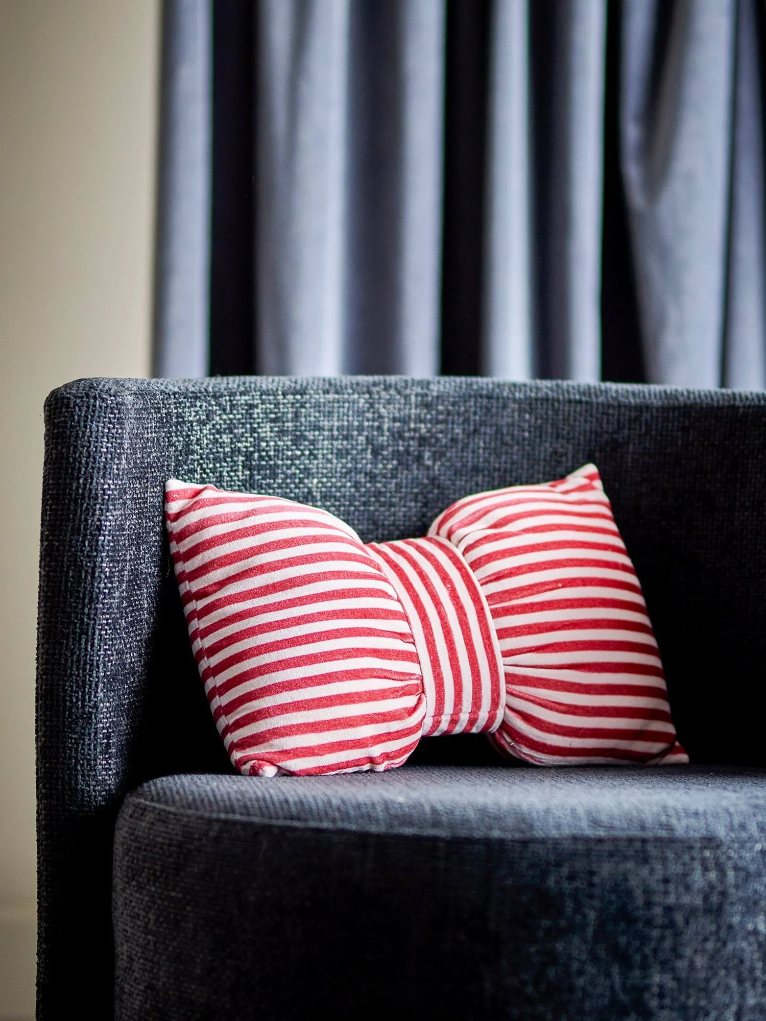 Livia kussen, Rood, 45x30 cm Bloomingville