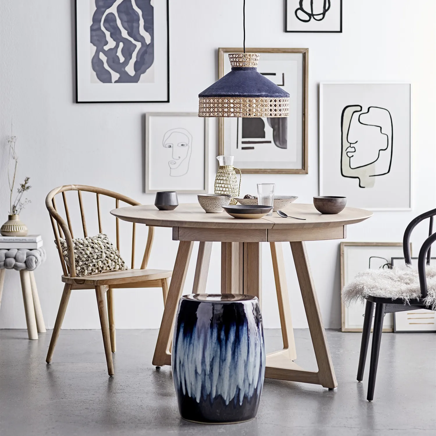 Owen eettafel Ø 118 cm, Eikenhout Bloomingville