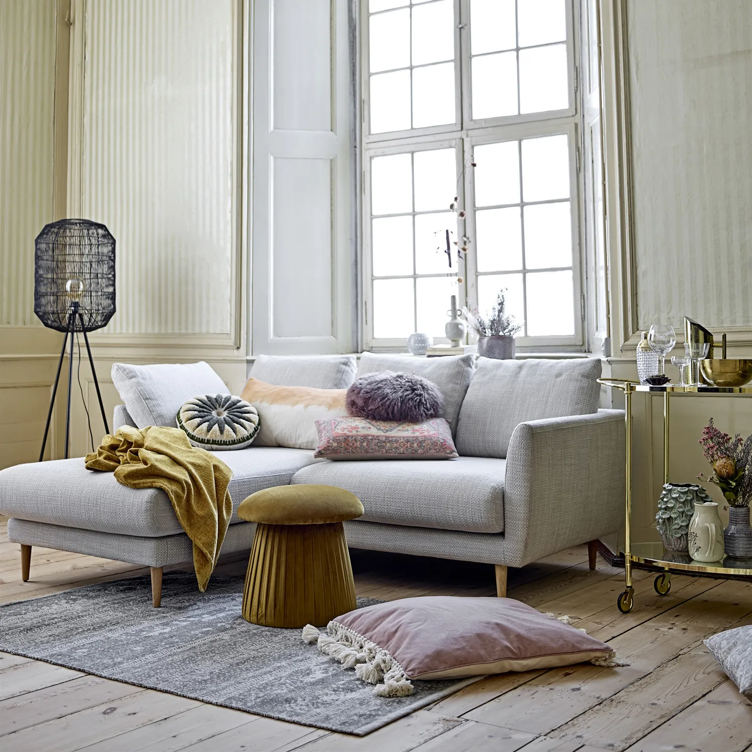 Roberta poef, Bruin Bloomingville