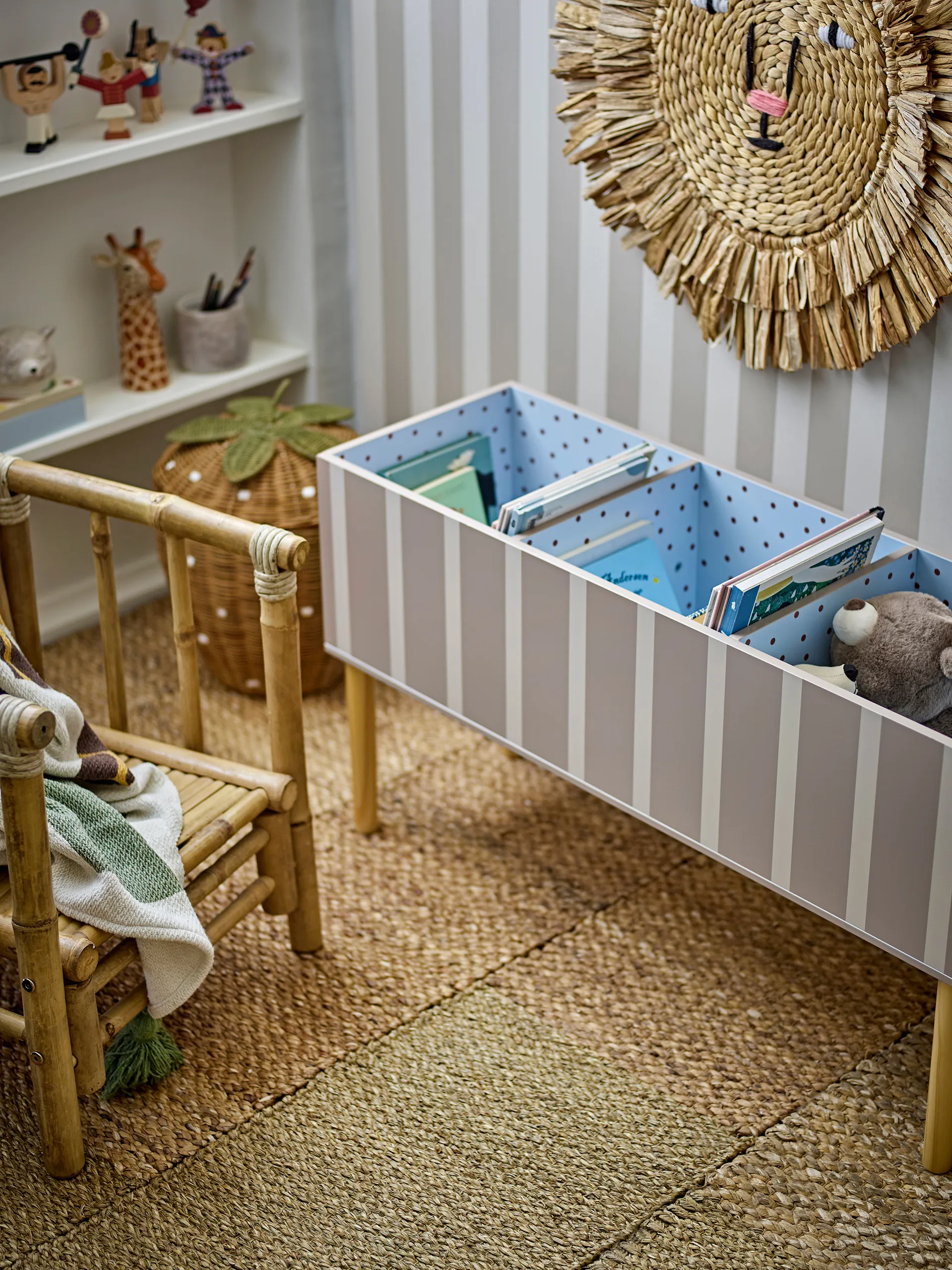 Salam boekstand 90x50 cm, Bruin Bloomingville