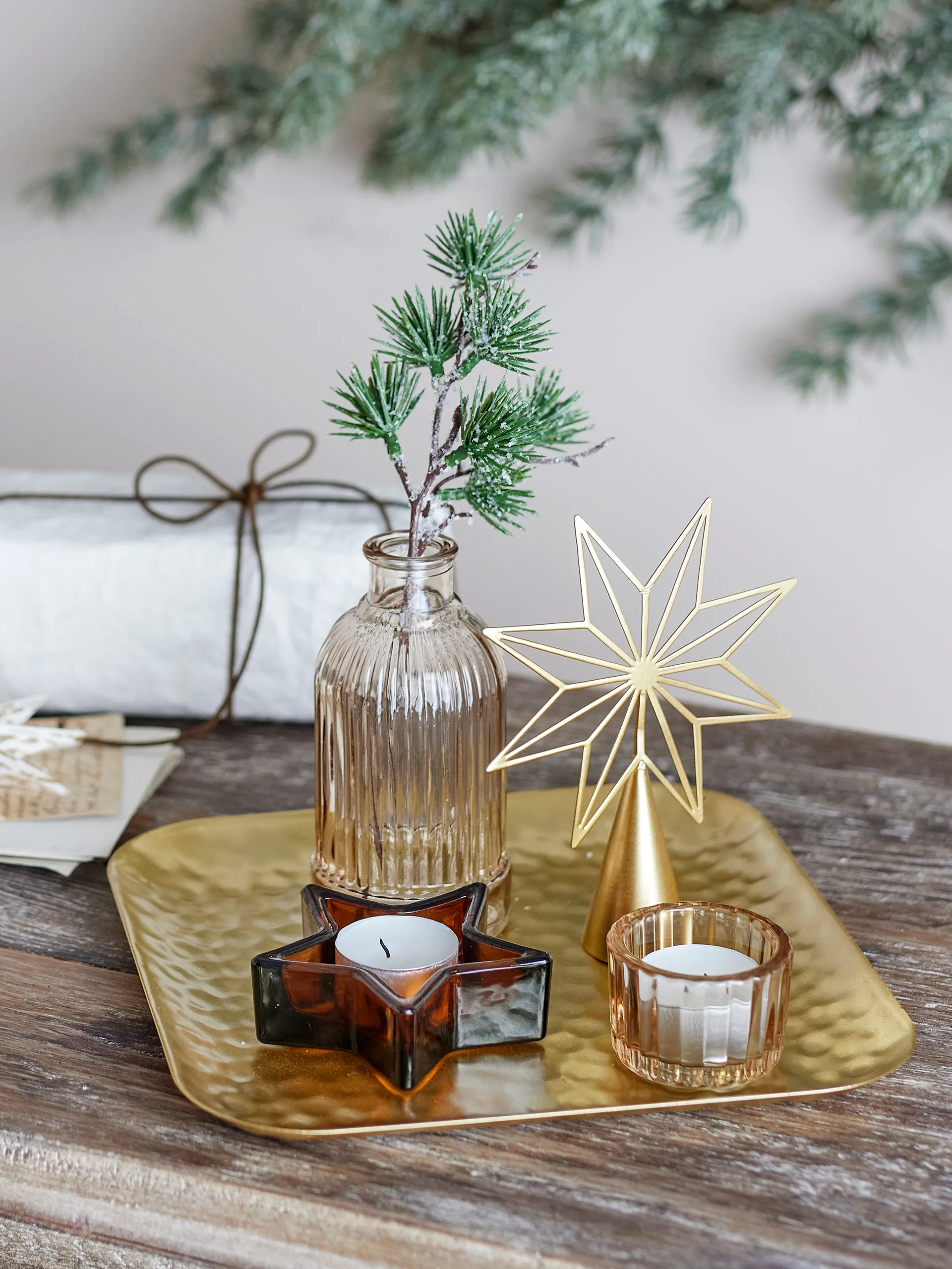 Sanga dienblad met decoratieobjecten, 6-delig, Goud Bloomingville