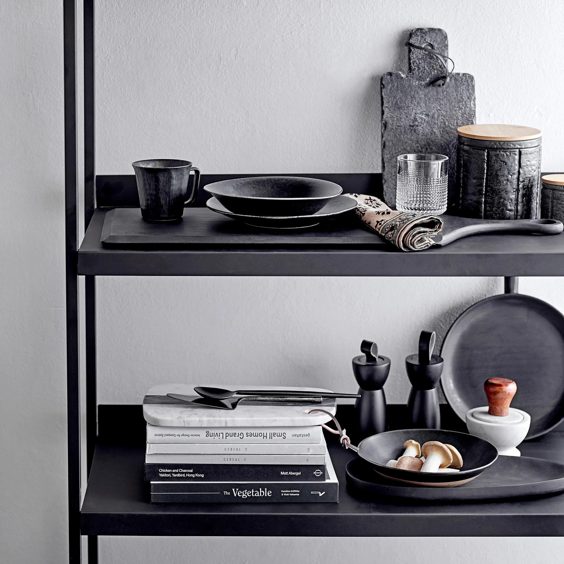 Yoko beker 32 cl 4-pack, Zwart Bloomingville