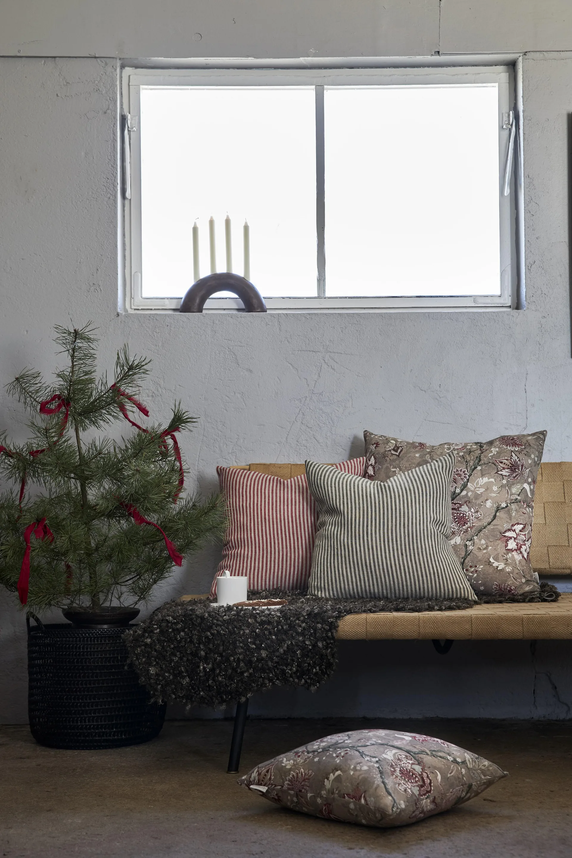 Rough Linen Stripe kussenhoes 45x45 cm, Rood Boel & Jan
