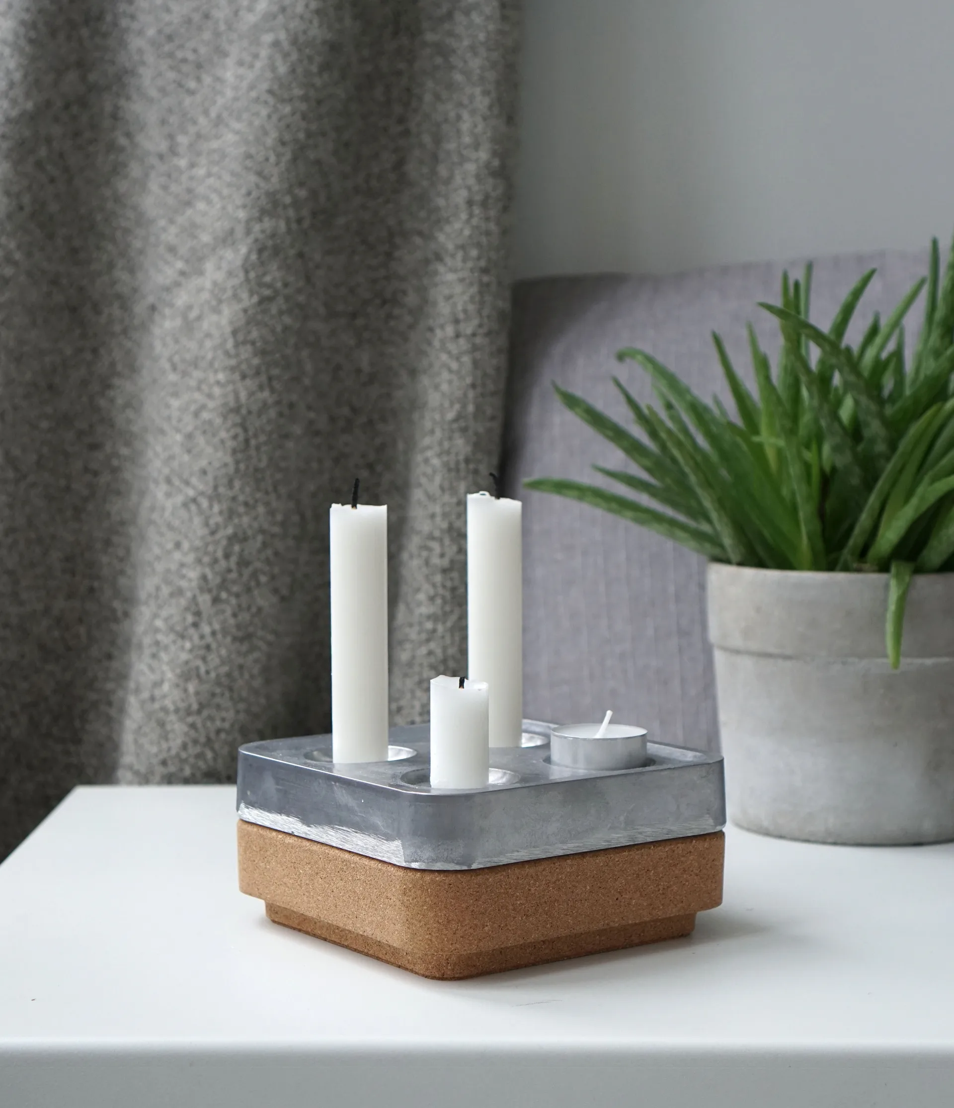 Schaal van kurk voor de fyran kandelaars 16x16 cm, Bruin Born In Sweden