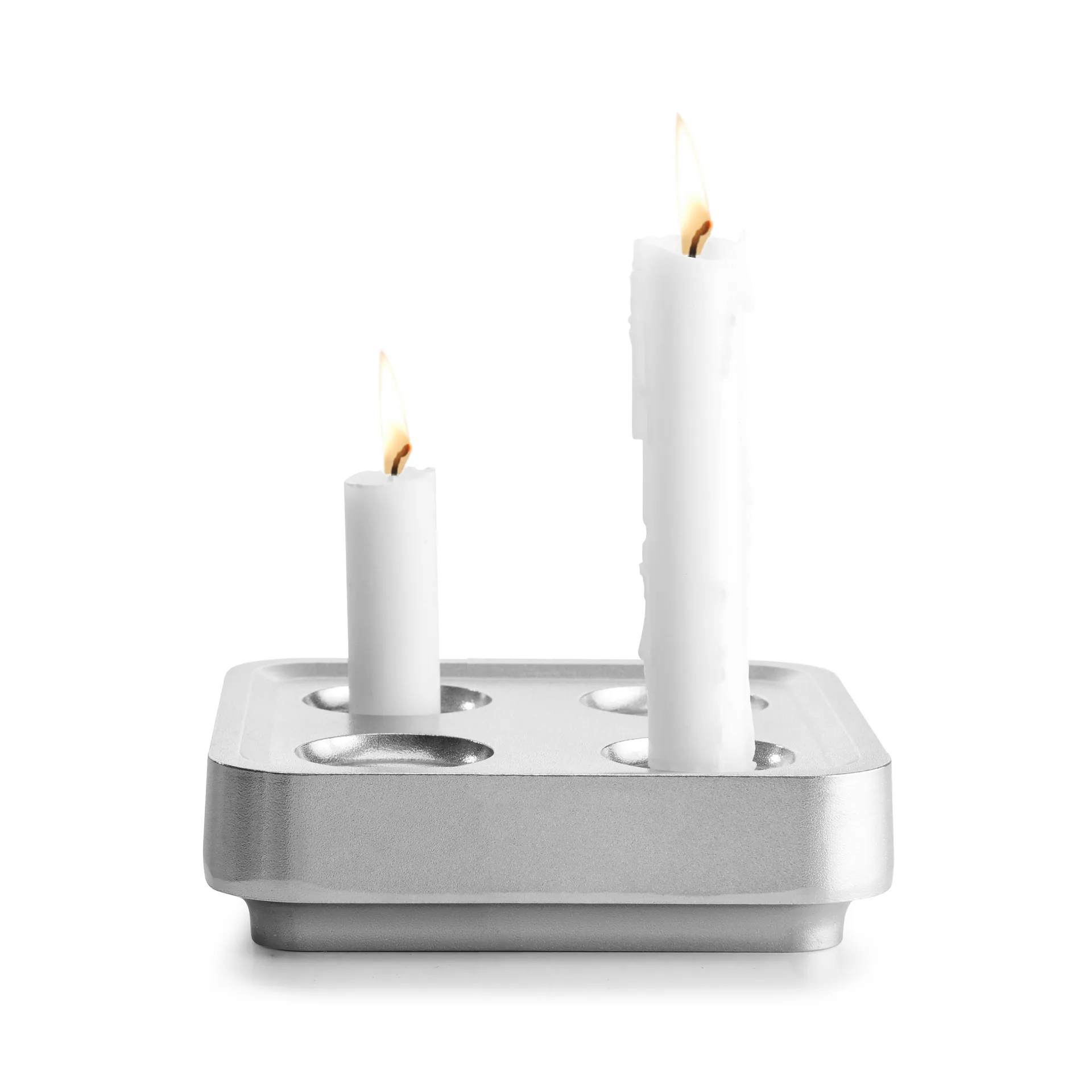 Stumpastaken voor 4 kaarsen, Gepolijst aluminium Born In Sweden