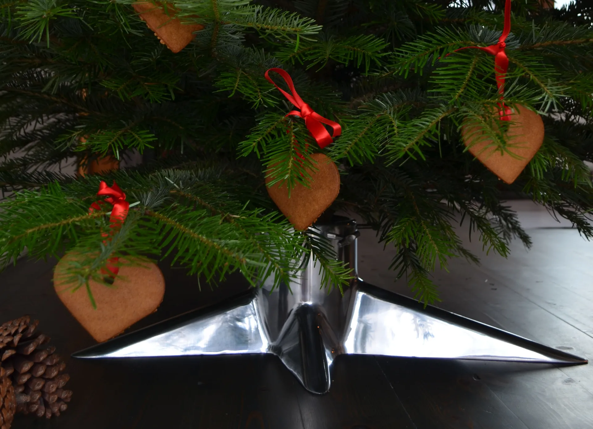 Xmas kerstboomstandaard, aluminium Born In Sweden