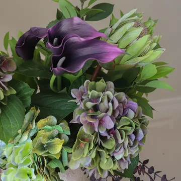 Aubergine Bloom kunstboeket - Calla-hortensia-koningsprotea, 106 cm, 12 stuks - Botané