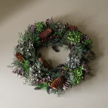 Botanical Forest Wreath bloemenkrans - Hortensia-eucalyptus-dennentakken-dennenappels, Ø40 cm - Botané