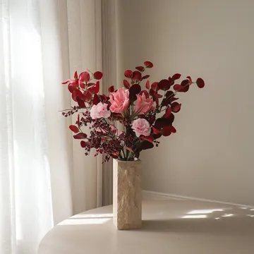 Burgundy blush kunstboeket - Amaryllis, anjers, bessentakken, eucalyptus, 84 cm - Botané