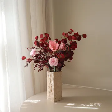 Burgundy blush kunstboeket - Amaryllis, anjers, bessentakken, eucalyptus, 84 cm - Botané