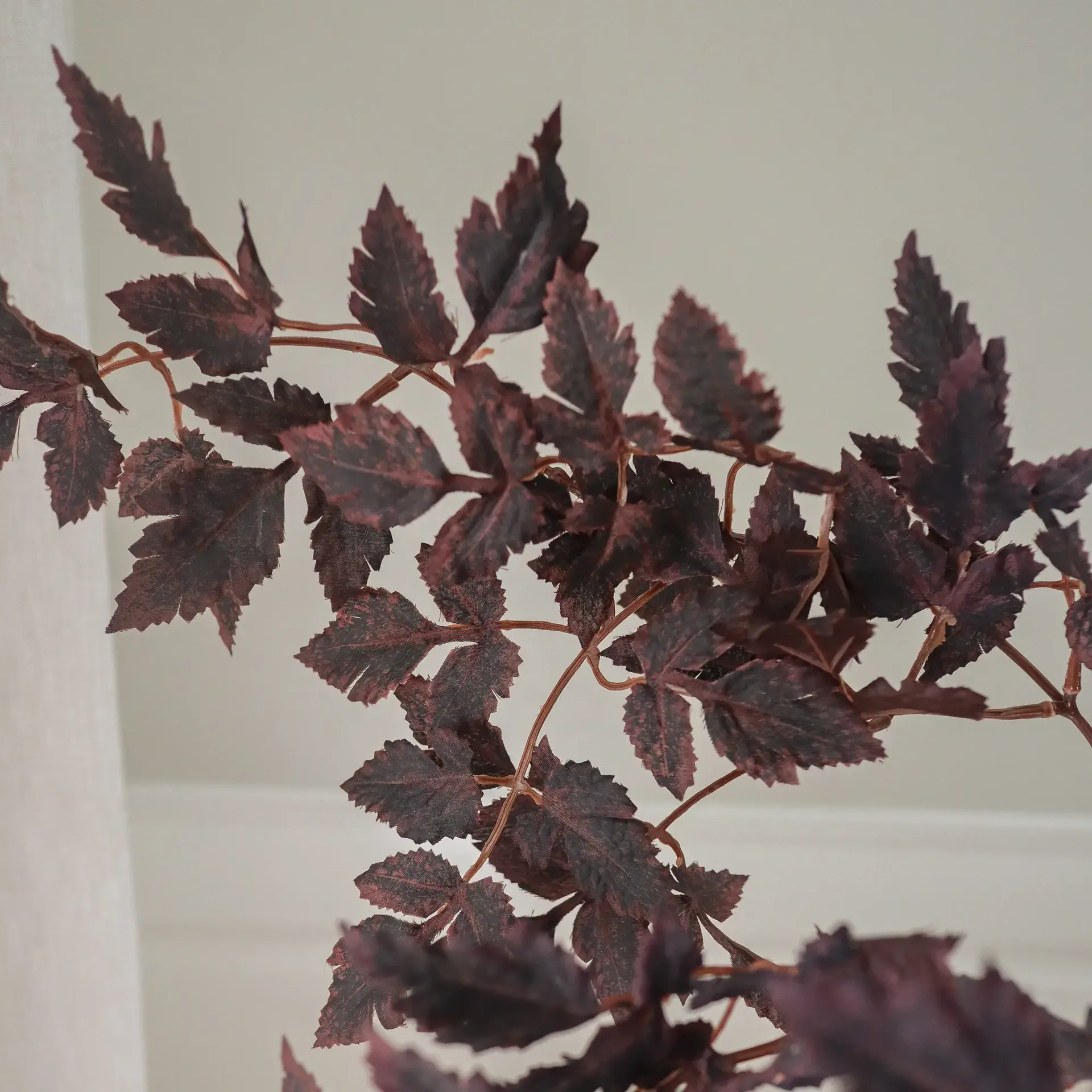 Burgundy Plum Leaves kunstboeket, 85 cm, 4 stuks Botané