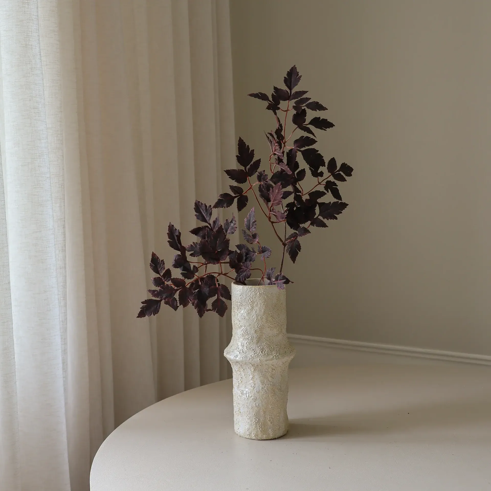 Burgundy Plum Leaves kunstboeket, Red, 85 cm, 1 stuks Botané