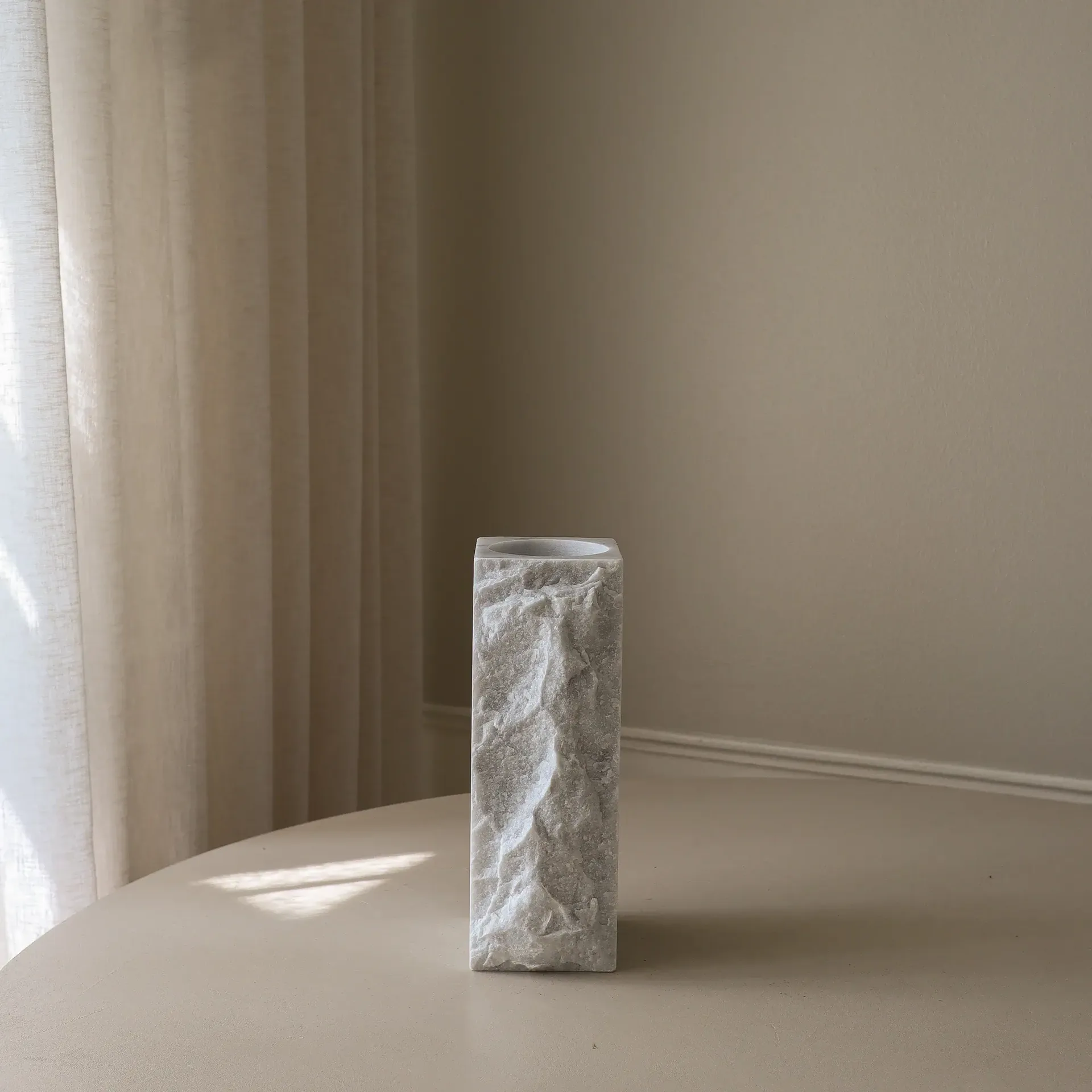 Carrara Edge marmeren vaas, medium, 30 cm Botané