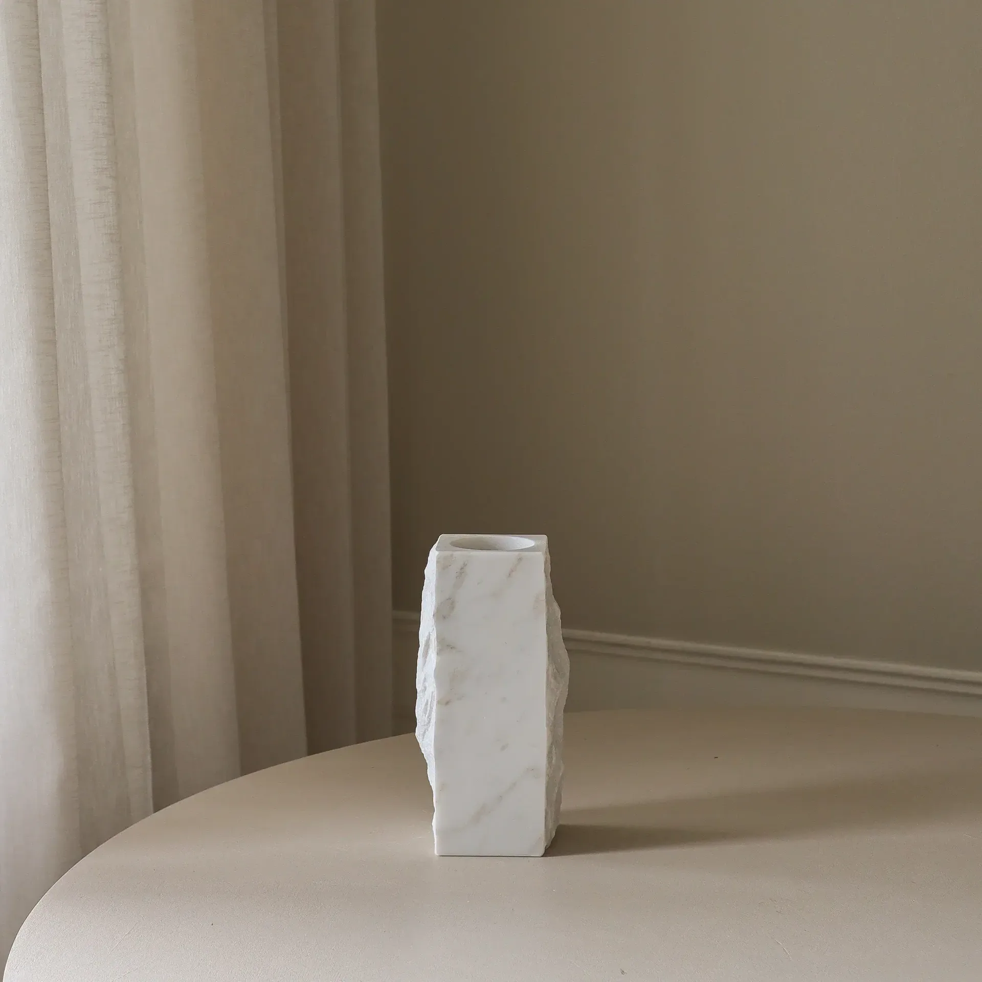 Carrara Edge marmeren vaas, Small, 25 cm Botané