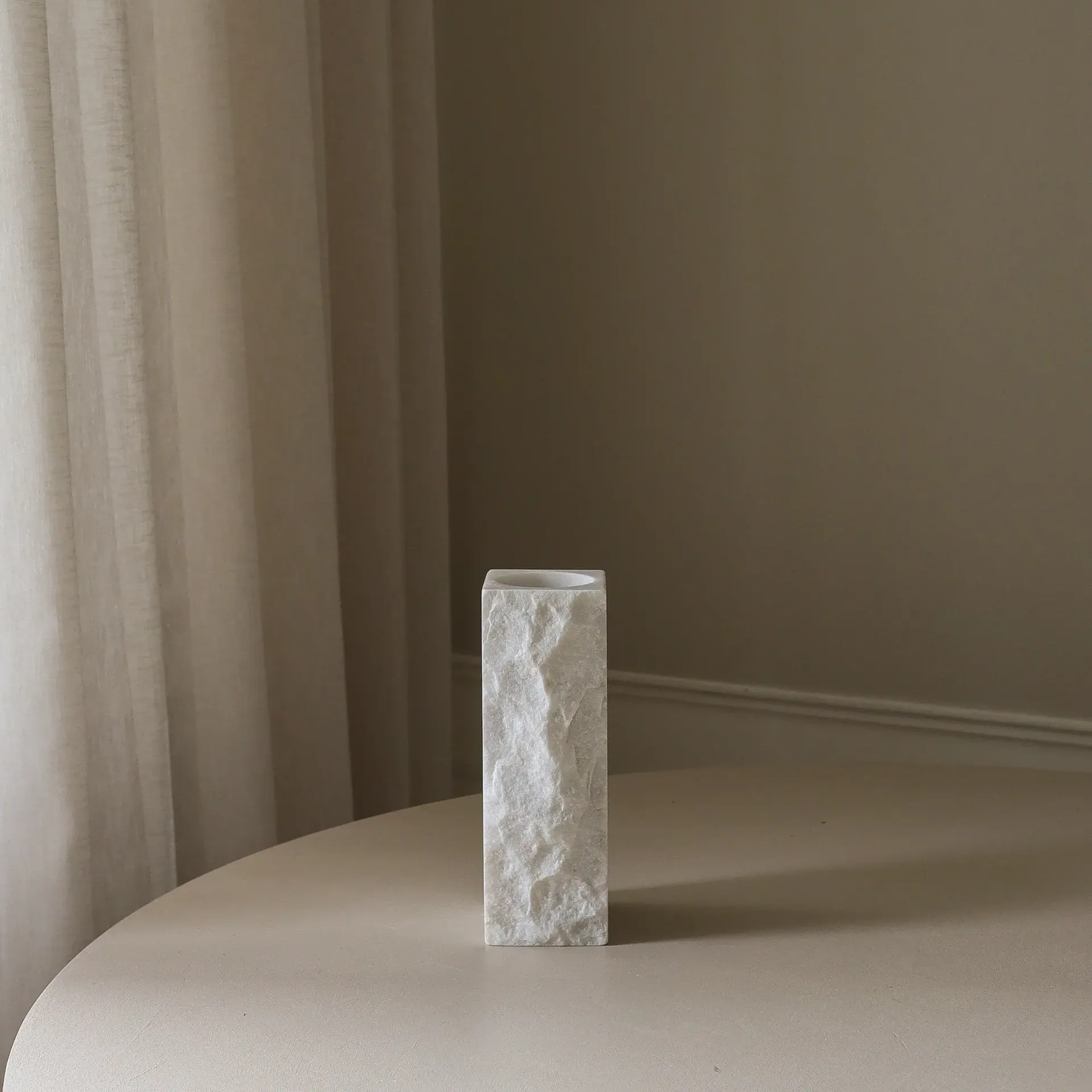 Carrara Edge marmeren vaas, Small, 25 cm Botané