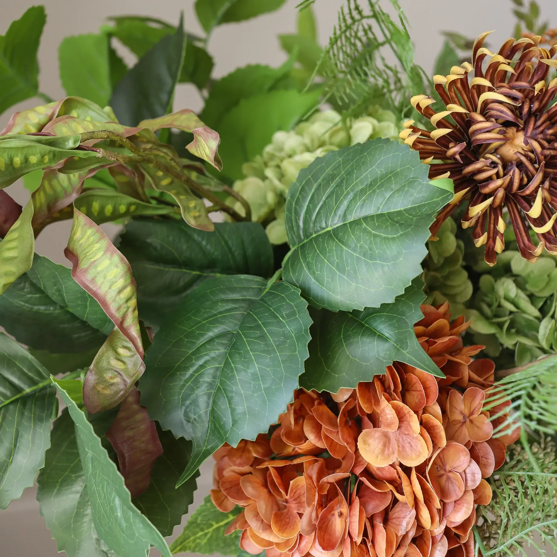 Cedar Grove kunstboeket, hortensia-halvecactusdahlia-calla, 90 cm, 14 st Botané