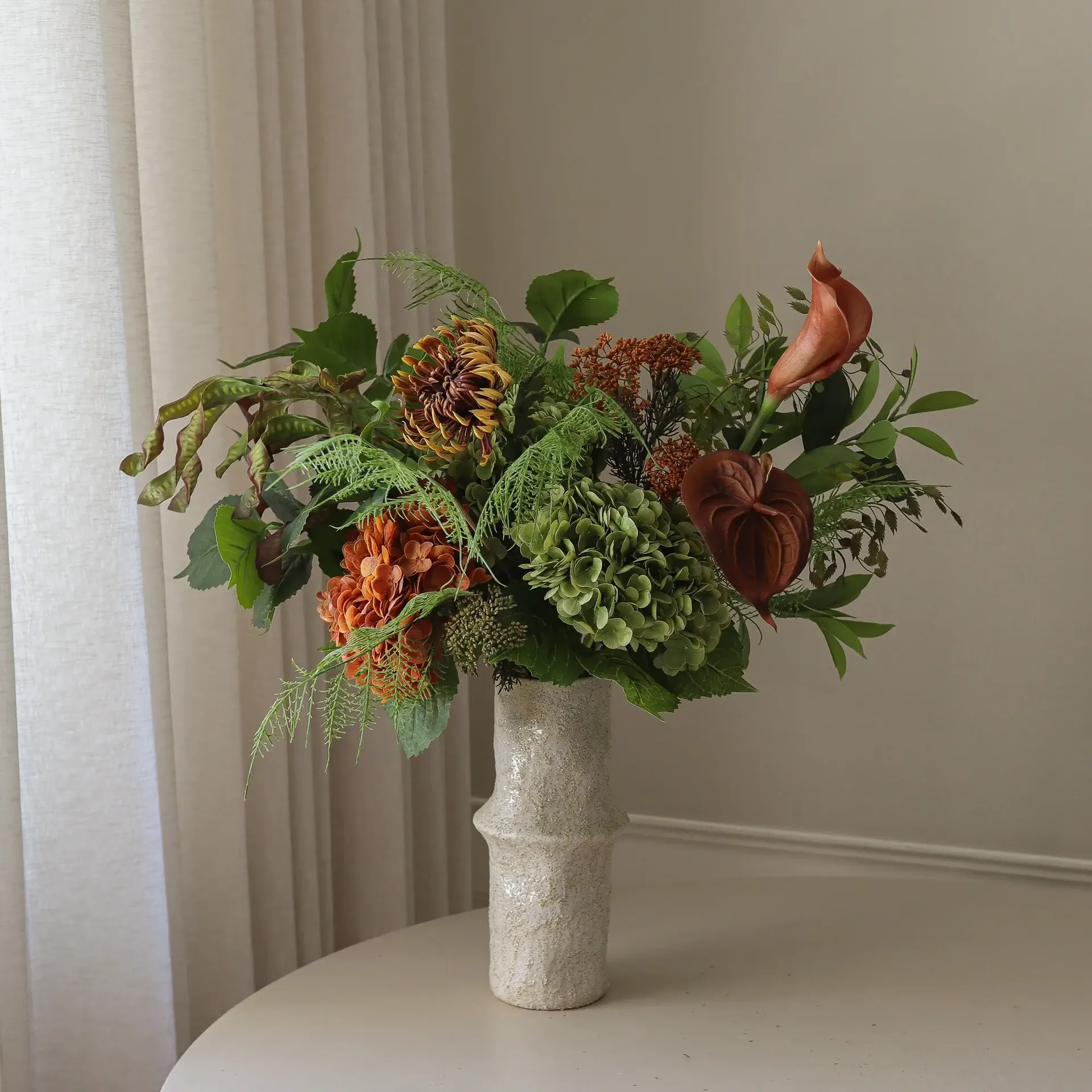 Cedar Grove kunstboeket, hortensia-halvecactusdahlia-calla, 90 cm, 14 st Botané