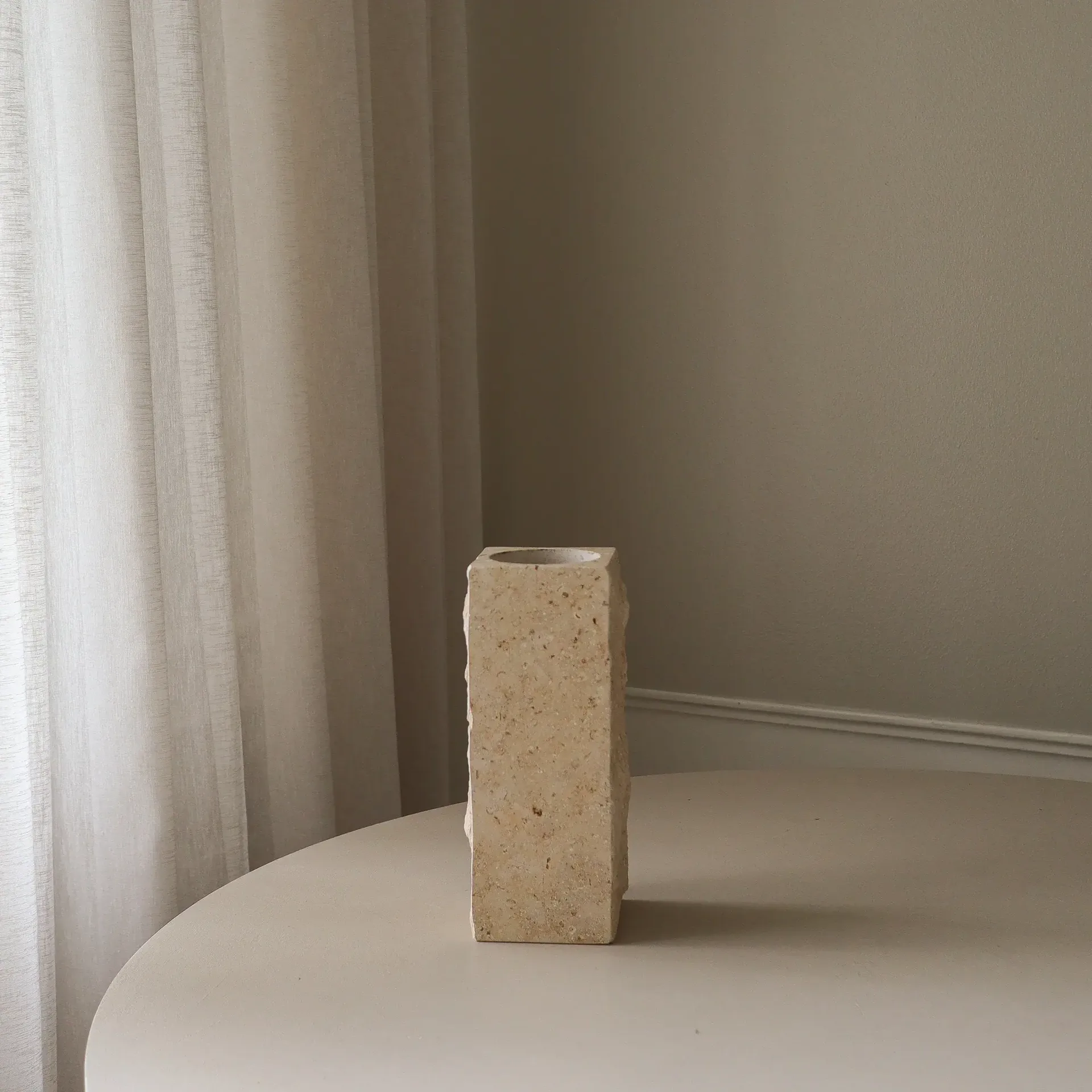 Limestone Edge marmeren vaas, medium, 30 cm Botané