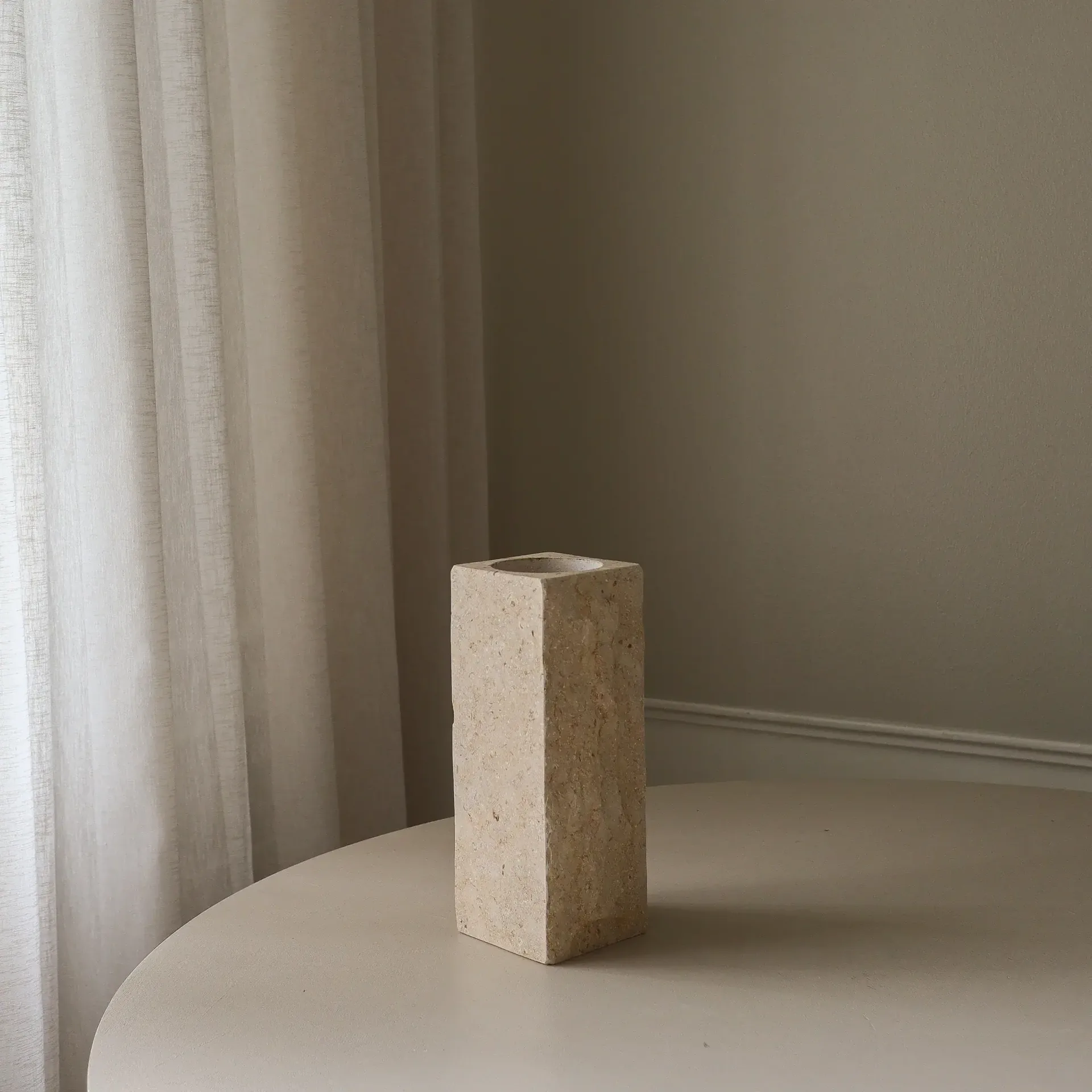 Limestone Edge marmeren vaas, medium, 30 cm Botané