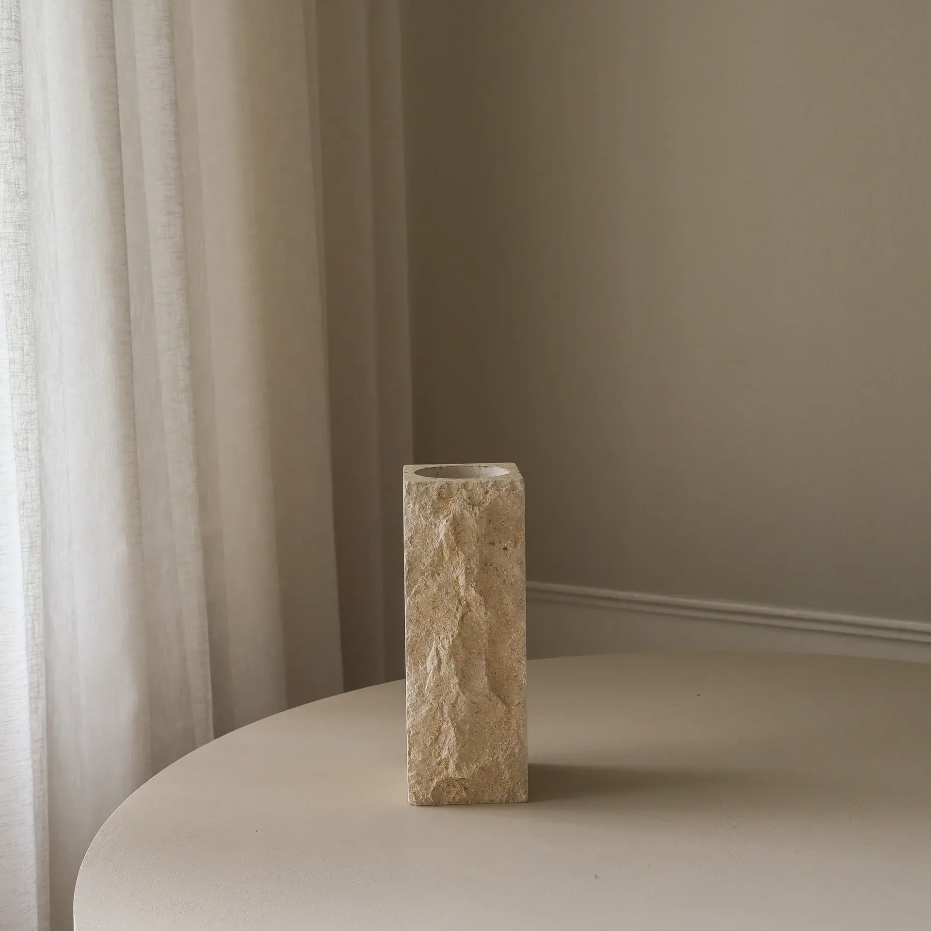 Limestone Edge marmeren vaas, medium, 30 cm Botané