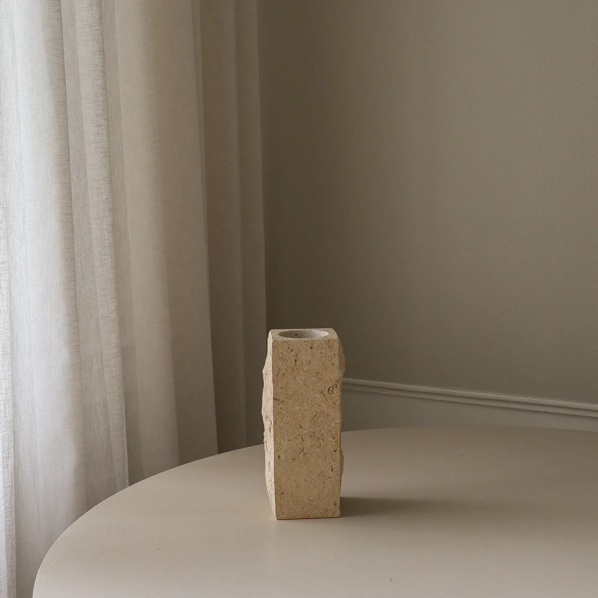 Limestone Edge marmeren vaas, Small, 25 cm Botané