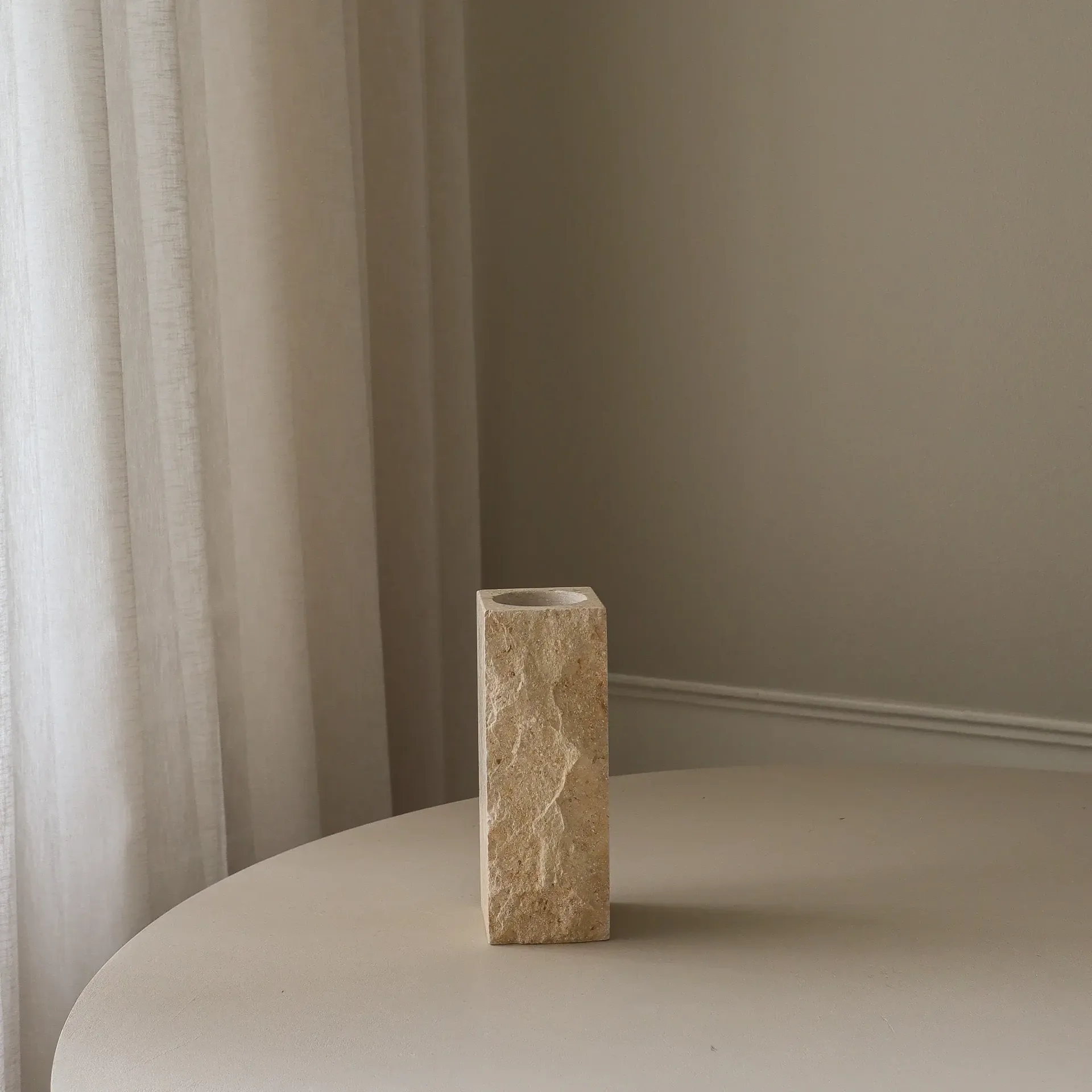 Limestone Edge marmeren vaas, Small, 25 cm Botané