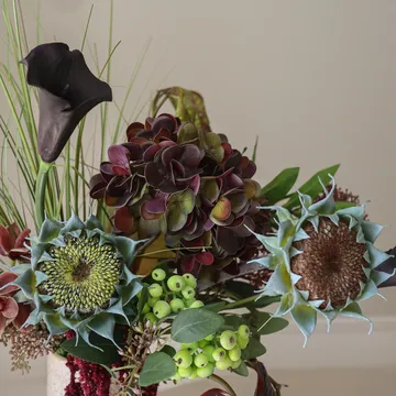 Woodland Nocturne kunstboeket - Calla-anthurium-hortensia-herfstzonnebloem, 112 cm, 14 st - Botané