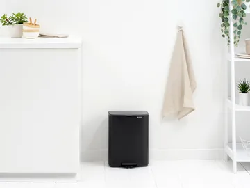 Bo pedaalemmer 12 L - Matt Black - Brabantia