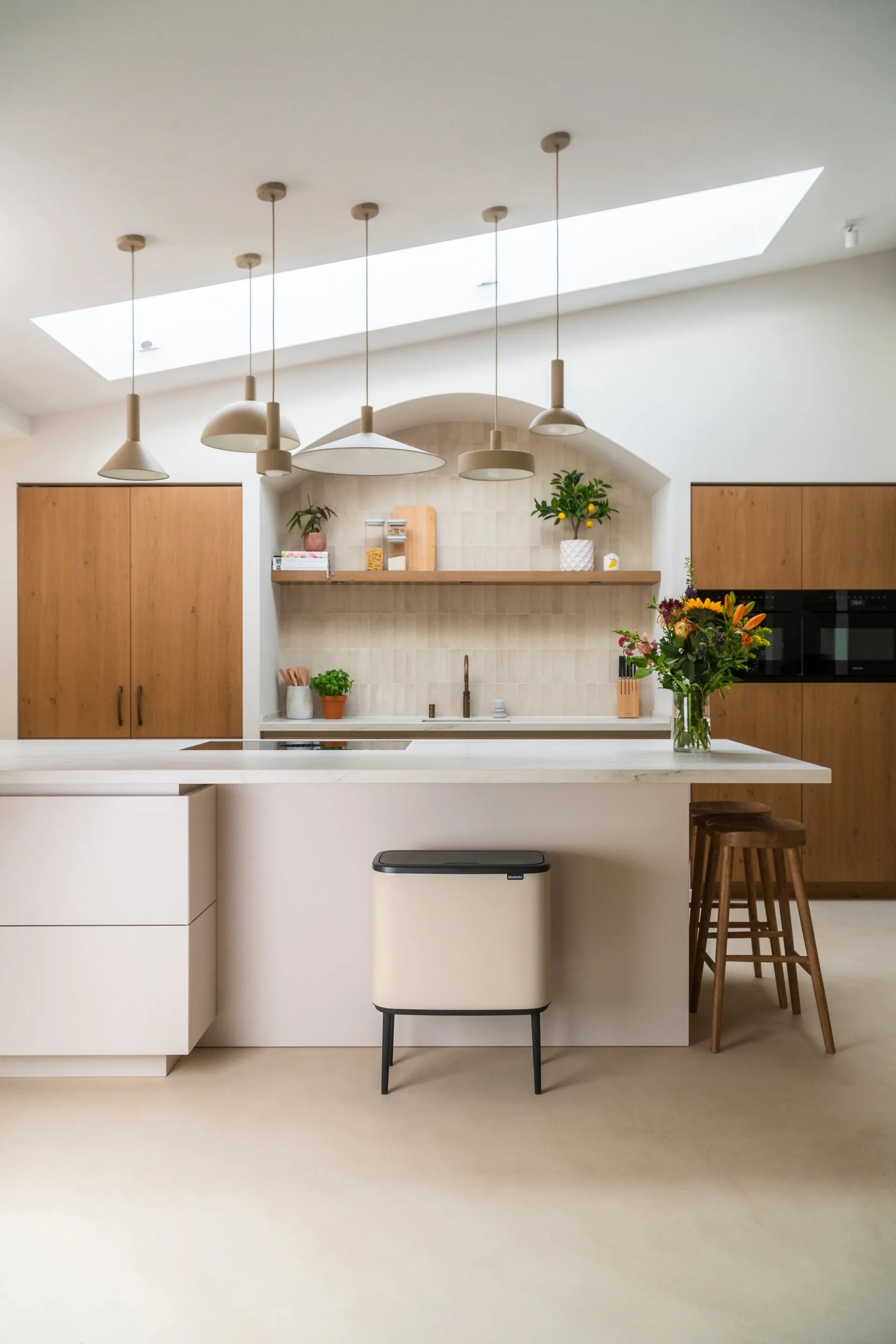 Bo touch bin 11 + 23 liter, Soft beige Brabantia