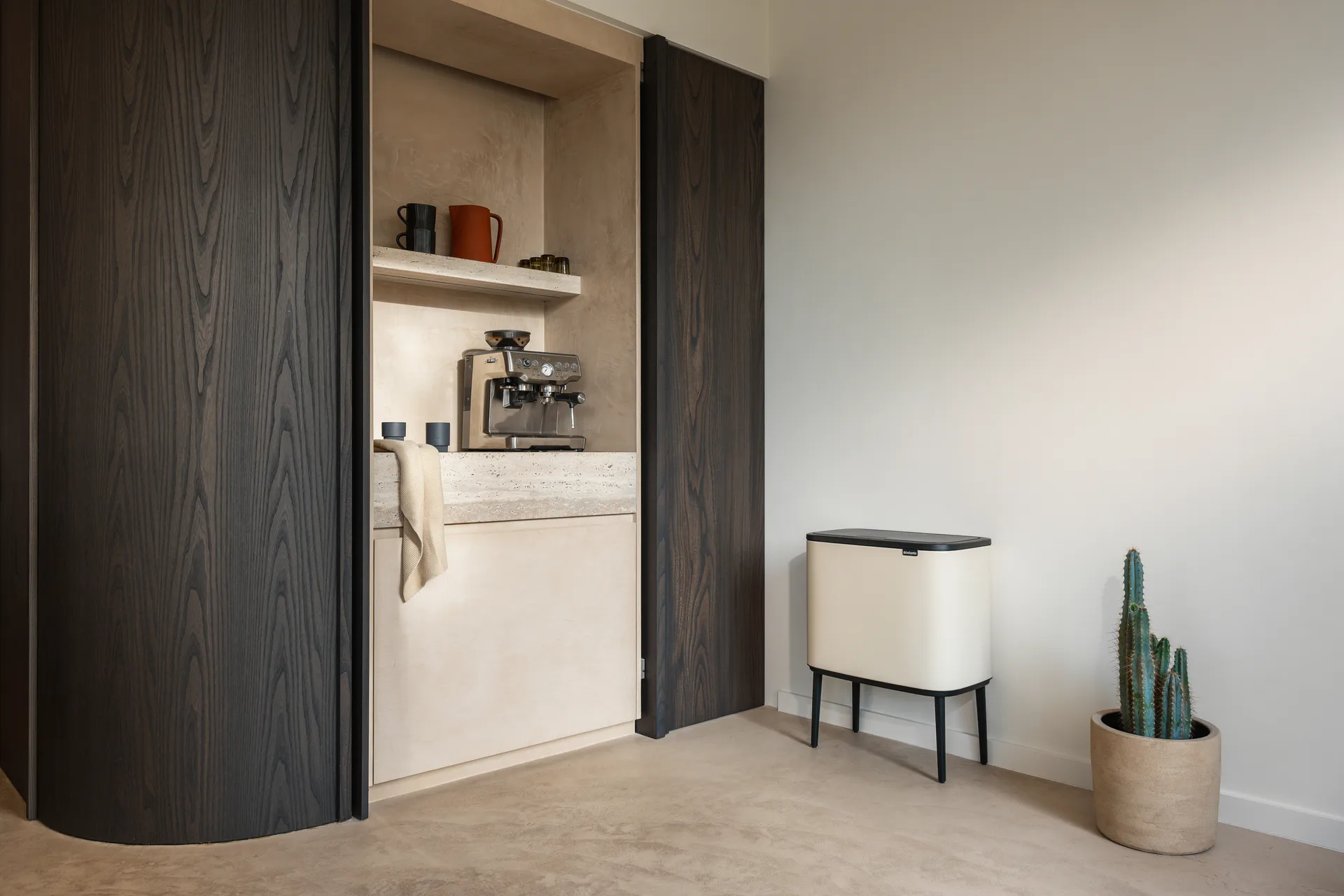 Bo touch bin 11 + 23 liter, Soft beige Brabantia