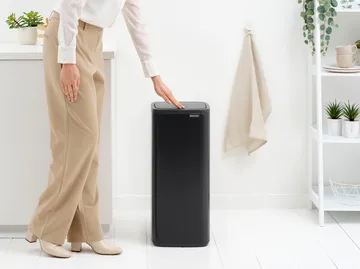 Bo Touch Bin 30 L - Matt Black - Brabantia