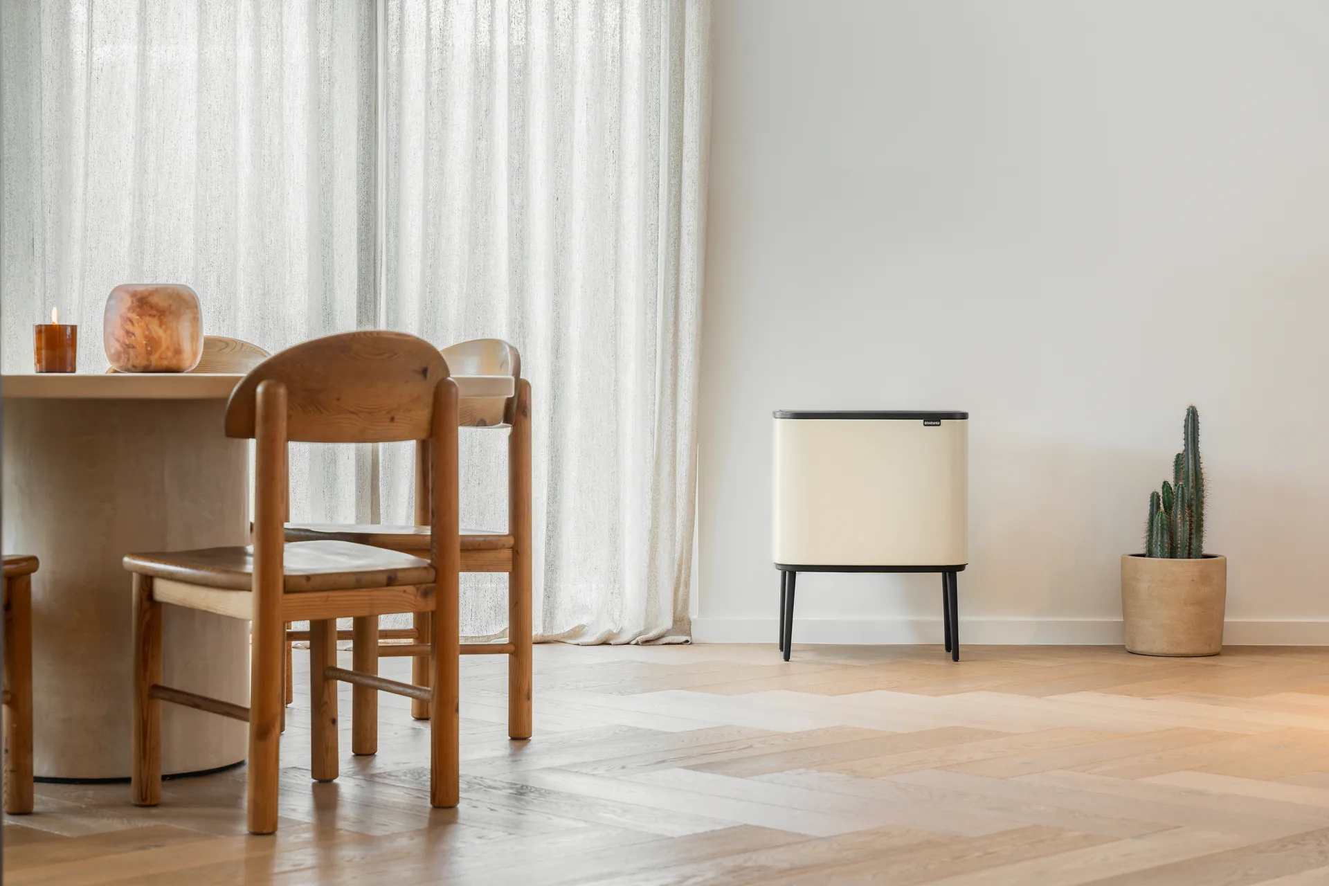 Bo touch bin 36 liter, Soft beige Brabantia