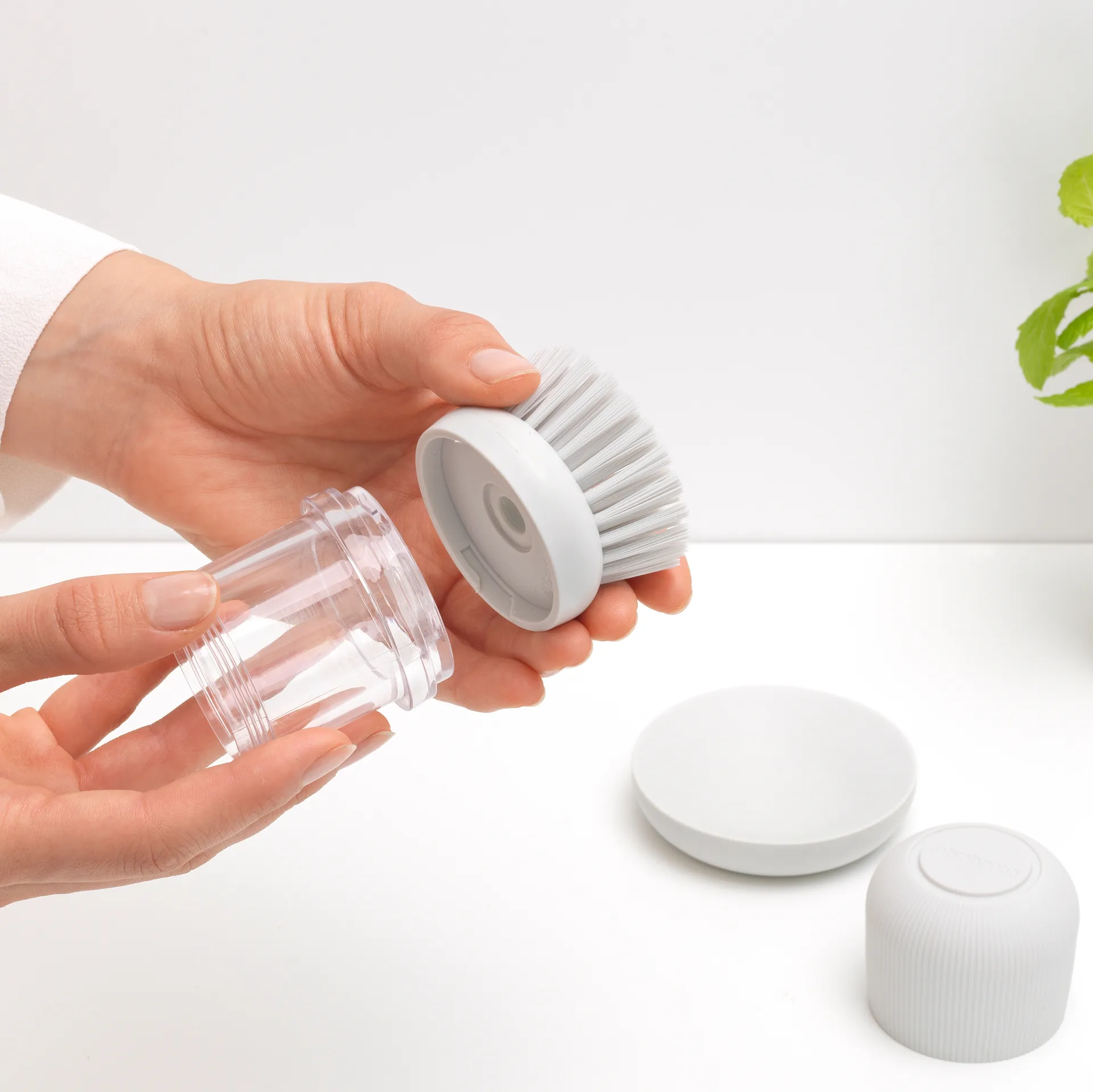 Brabantia afwasborstel met zeepdispenser, Lichtgrijs Brabantia