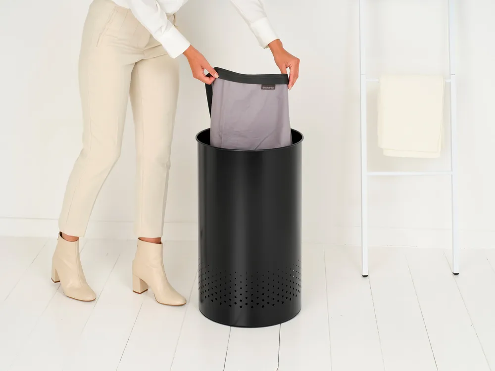 Brabantia wasbox met kunststof deksel 60 L, Matzwart Brabantia