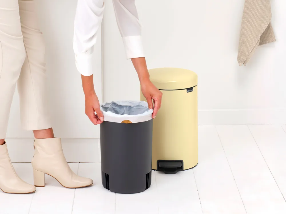 New Icon pedaalemmer 12 liter, Mellow Yellow Brabantia