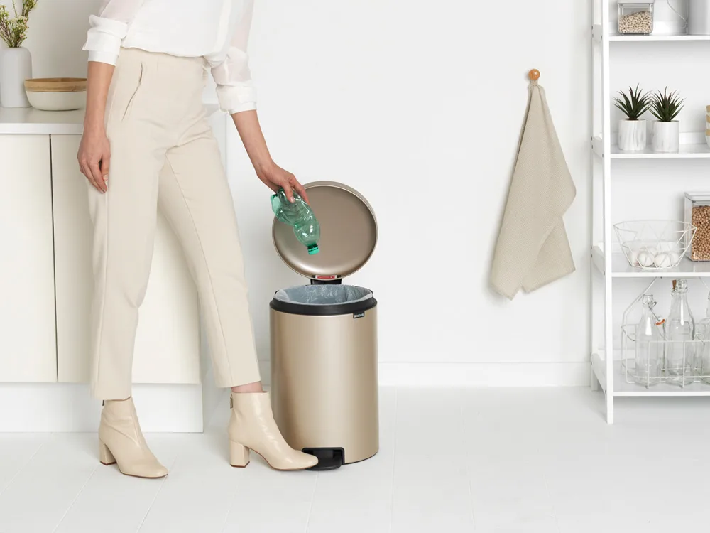 New Icon pedaalemmer 20 liter, Metallic Gold Brabantia