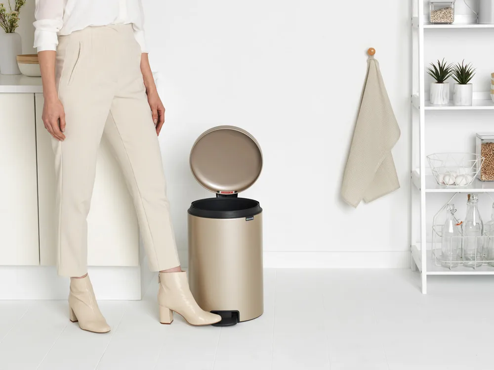 New Icon pedaalemmer 20 liter, Metallic Gold Brabantia