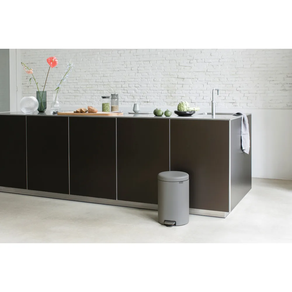 New Icon pedaalemmer 20 liter, Mineral concrete grey Brabantia