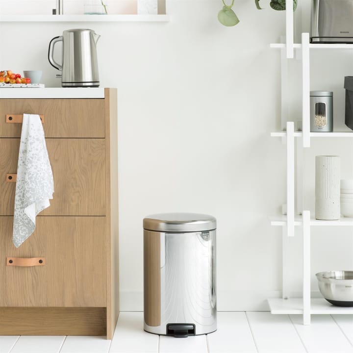 New Icon pedaalemmer 20 liter, staal - glanzend Brabantia