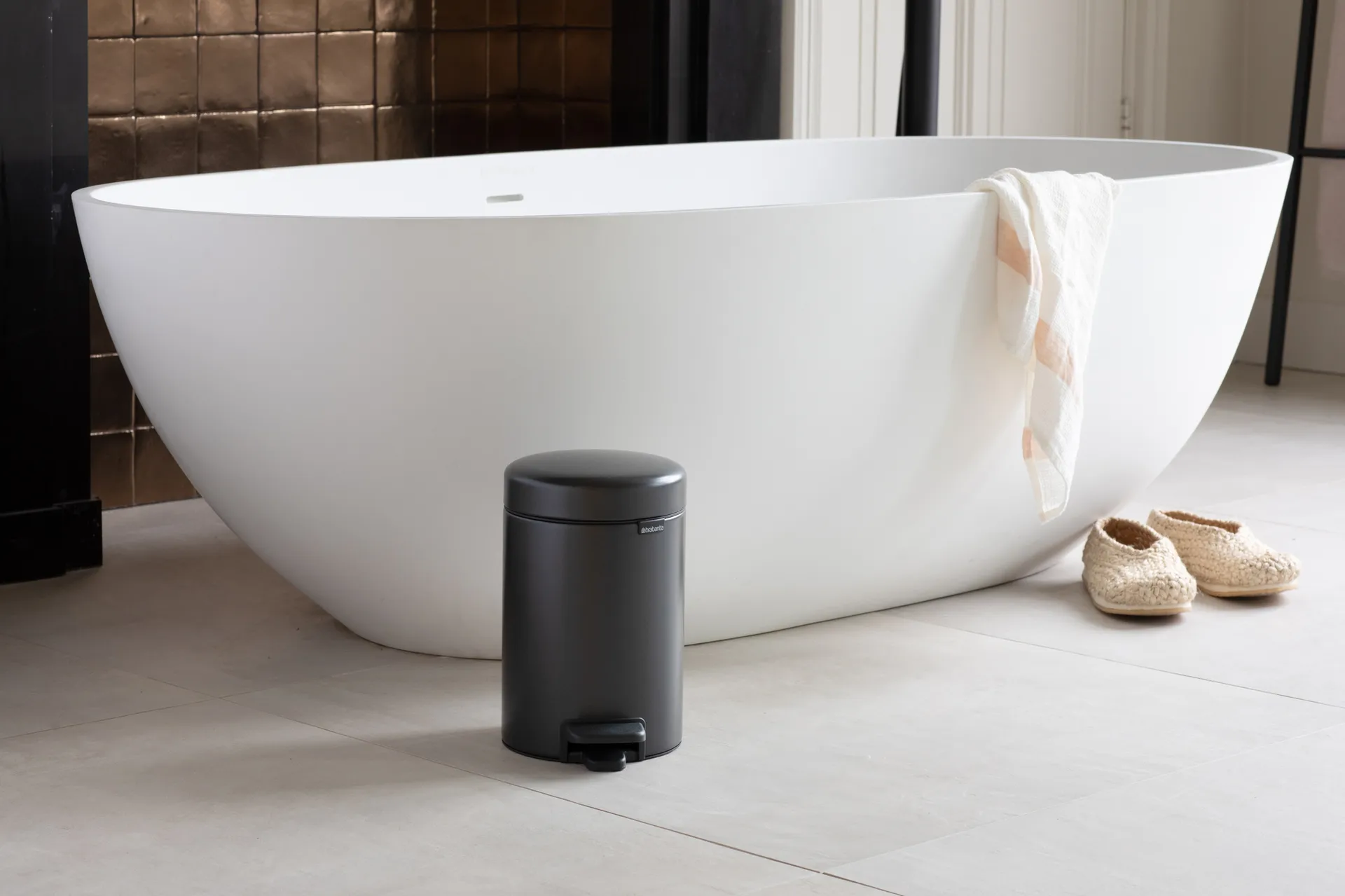 New Icon pedaalemmer 3 liter, Confident Grey Brabantia