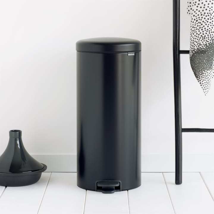 New Icon pedaalemmer 30 liter - matt black (zwart) - Brabantia