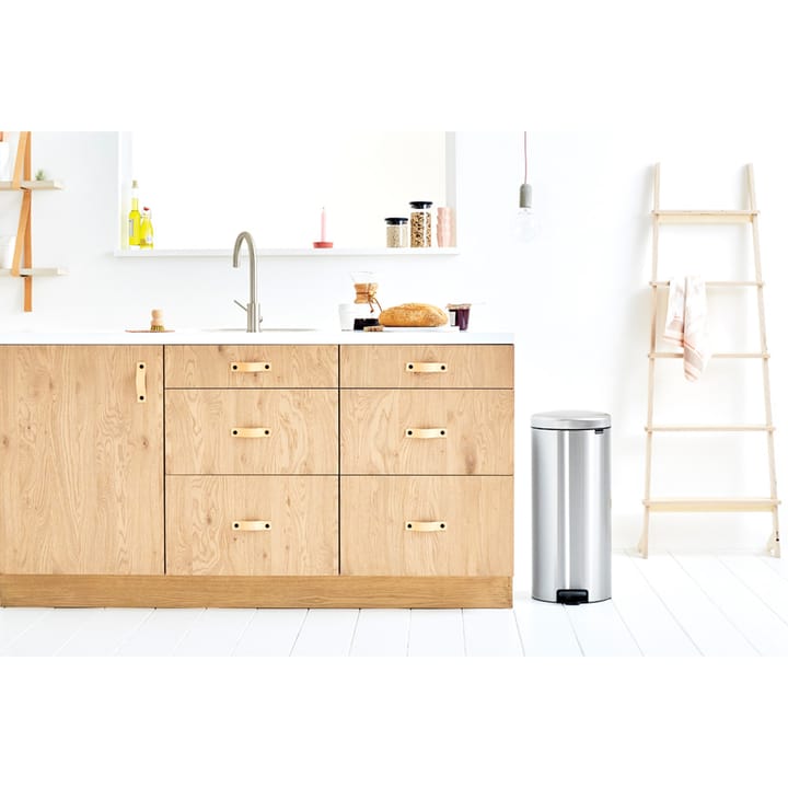 New Icon pedaalemmer 30 liter, Matt steel fingerprint proof Brabantia