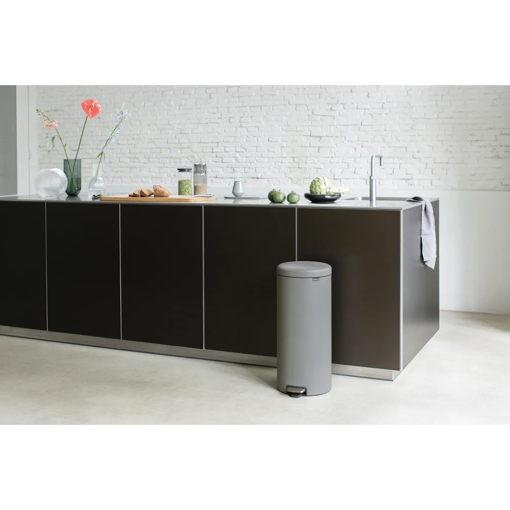 New Icon pedaalemmer 30 liter, Mineral concrete grey Brabantia